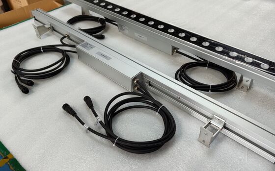 ระยะเวลาการรับประกัน 3 ปี ไฟ LED เครื่องล้างผนัง อลูมิเนียมเหล็กเหล็ก 1m ความยาวและแสงแก้ไขสําหรับการสว่างหน้าต่างสถาปัตยกรรม