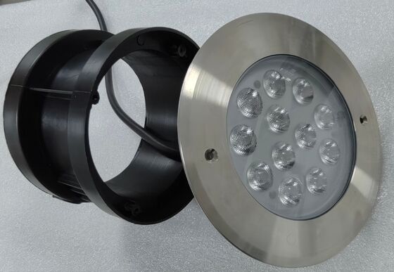 ไฟสระว่ายน้ำ LED ขนาด 150 มม. x 88 มม. พร้อมประสิทธิภาพแสง 100 ลูเมน/วัตต์ น้ำหนัก 1 กก. โซลูชันแสงสว่างกันน้ำประหยัดพลังงาน
