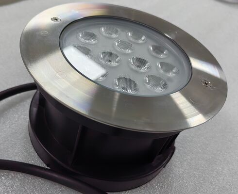 100lmw ไฟสระว่ายน้ํา LED ตัวเลือกสี RGB ไฟกันน้ํา เหมาะสําหรับการตั้งสระว่ายน้ําภายในและภายนอก