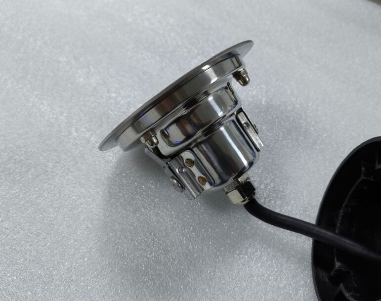 316L สแตนเลส LED สว่างสระว่ายน้ํา กว้าง 98 มิลลิเมตร และลึก 88 มิลลิเมตรในมุมขั้ว 15 30 45 60 องศา