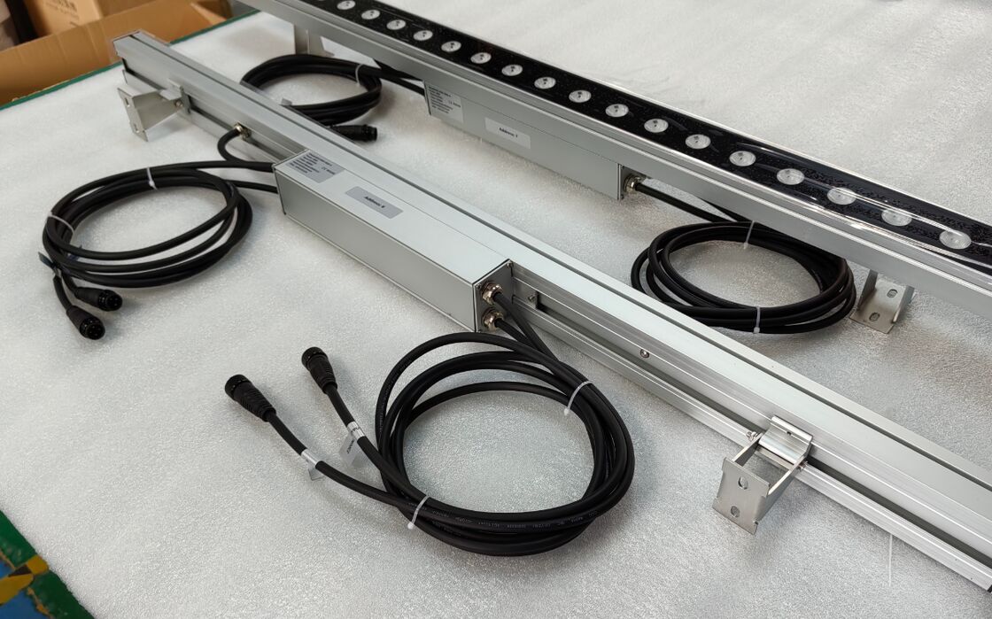 ระยะเวลาการรับประกัน 3 ปี ไฟ LED เครื่องล้างผนัง อลูมิเนียมเหล็กเหล็ก 1m ความยาวและแสงแก้ไขสําหรับการสว่างหน้าต่างสถาปัตยกรรม