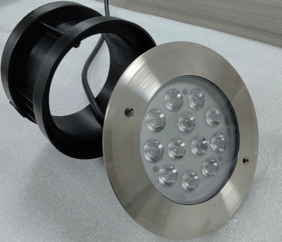 การควบคุมระยะไกล เปิดปิด DMX ดาลี LED ไฟสระว่ายน้ําที่มีประสิทธิภาพแสง 100lmw และมุมรังสี 15 30 45 60 องศา