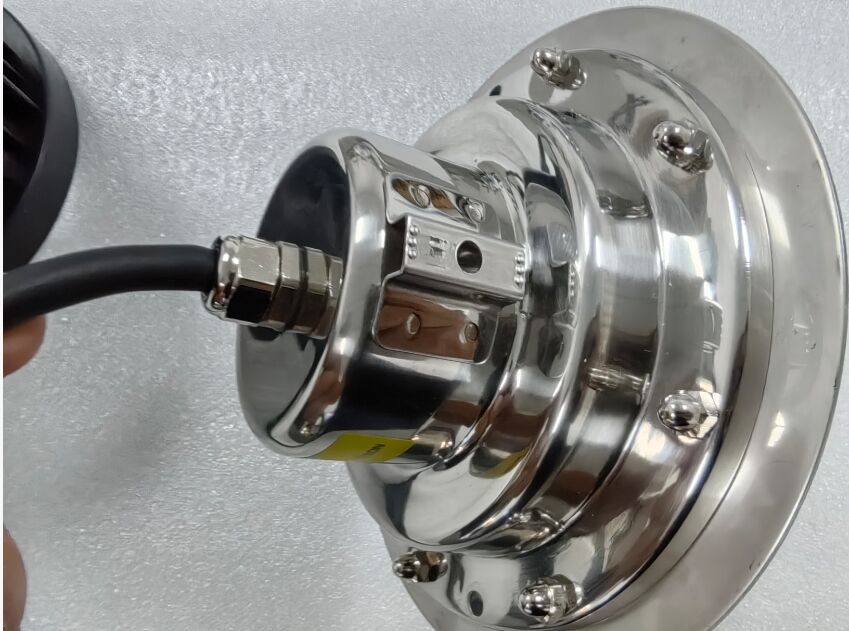 ไฟ LED ใต้น้ำ 100lm/w DC24V แสงสว่างกันน้ำทนทานสำหรับสระว่ายน้ำ น้ำพุ และองค์ประกอบน้ำตกแต่ง